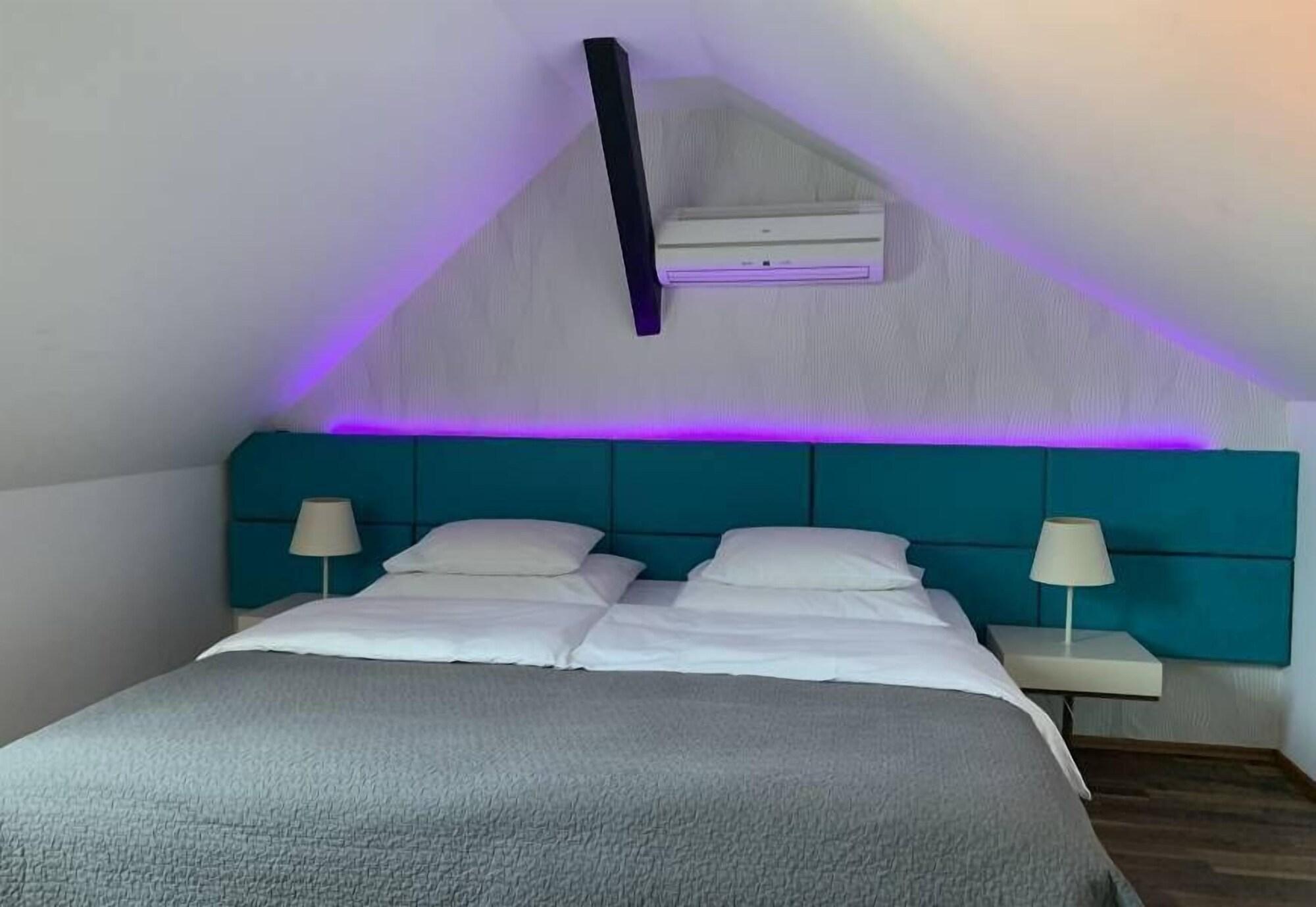 Moods Boutique Hotel Praha Bagian luar foto