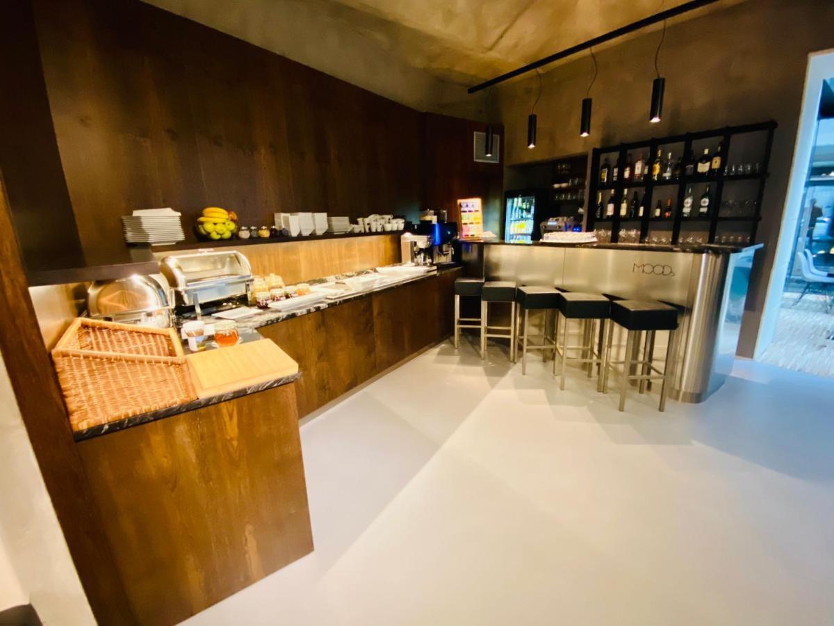 Moods Boutique Hotel Praha Bagian luar foto
